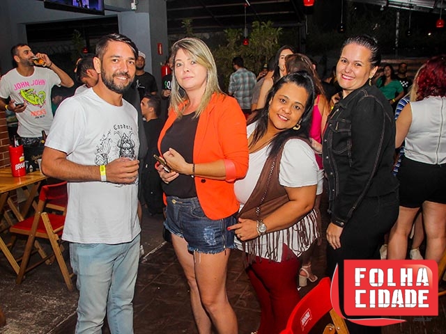 2436_domingueira_com_pda_no_bar_seu_jorge_540.jpg