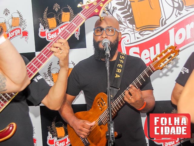 2436_domingueira_com_pda_no_bar_seu_jorge_5702.jpg