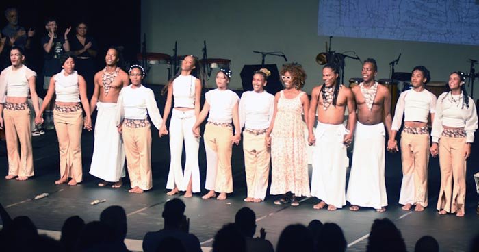 foto_07_Abertura_do_Festival_Internacional_de_Danca_no_Teatro_Municipal_em_Araraquara_19set24_Tete_Viviani.jpg