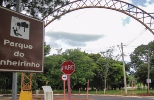 Indicayyo_sugere_medidas_permanentes_de_prevenyyo_e_combate_a_incyndios_no_Pinheirinho.jpg