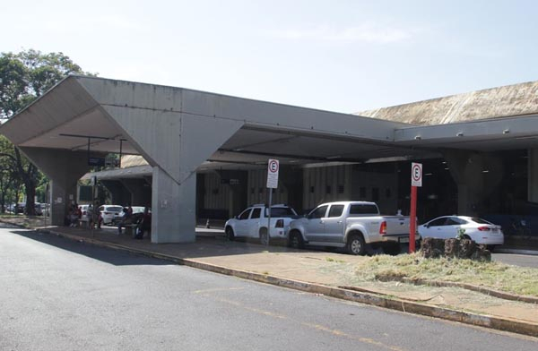 Terminal_RodoviyArio_Araraquara_-_Fachada.jpg